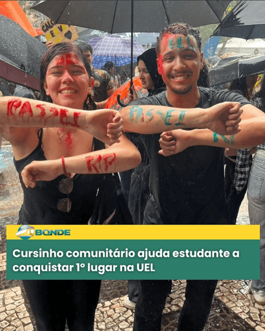 Estudantes do PPU celebrando a aprovação no vestibular